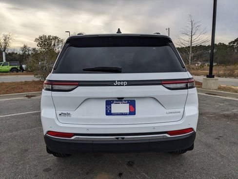 New 2025 Jeep Grand Cherokee Laredo w/ MOPAR Finishing Package image 18