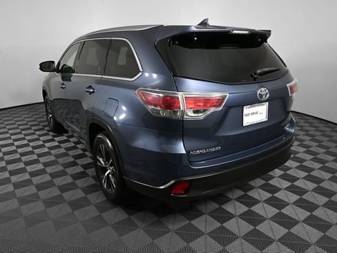 Used 2016 Toyota Highlander XLE FWD image 4