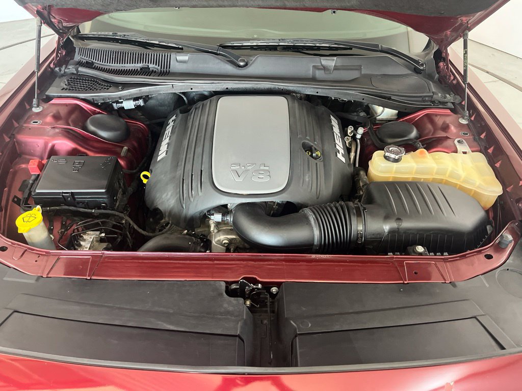 Used 2019 Dodge Challenger R/T RWD image 9