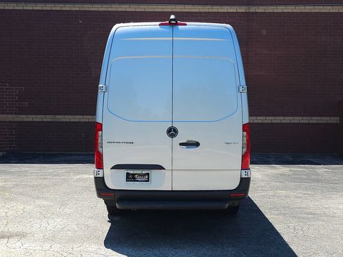 Used 2024 Mercedes-Benz Sprinter 2500 w/ Acoustic Package image 21