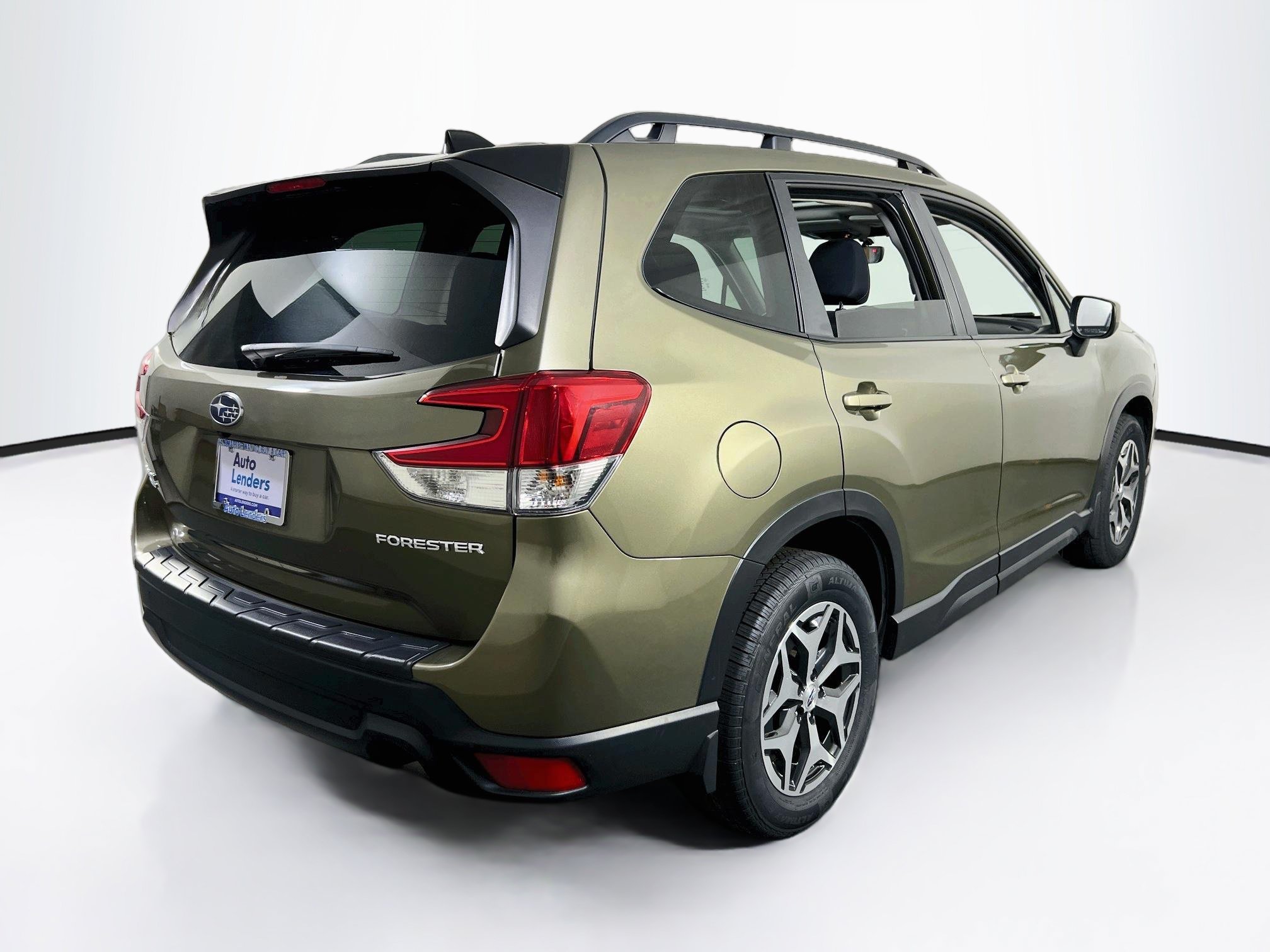 Used 2024 Subaru Forester Premium AWD/4WD image 5