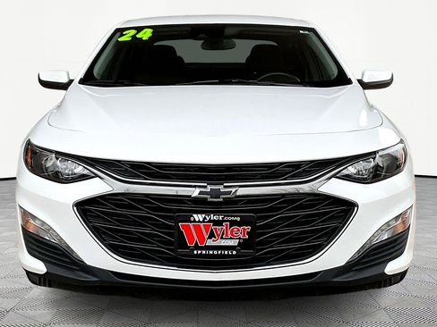 Used 2024 Chevrolet Malibu LT w/ Sport Edition image 2