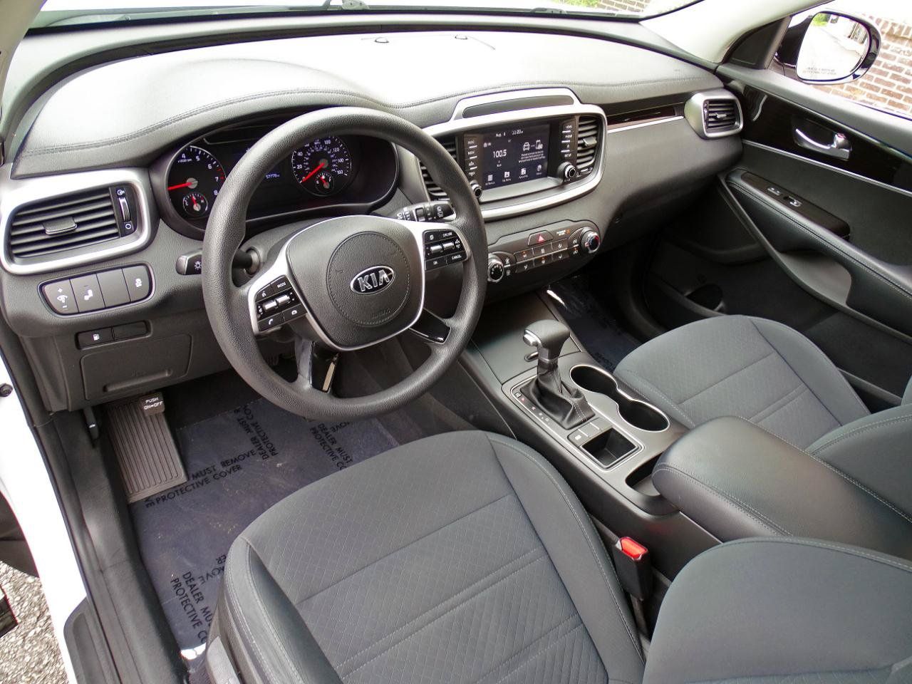 Used 2020 Kia Sorento LX FWD image 12