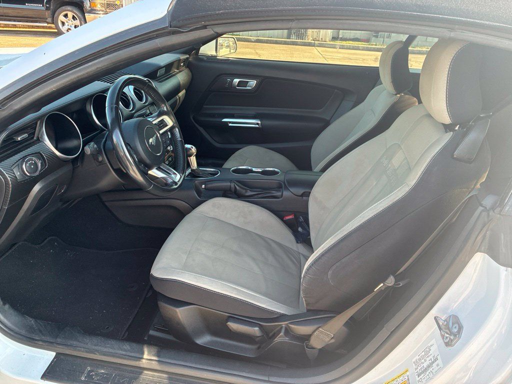 Used 2019 Ford Mustang Convertible w/ Black Accent Package RWD image 16