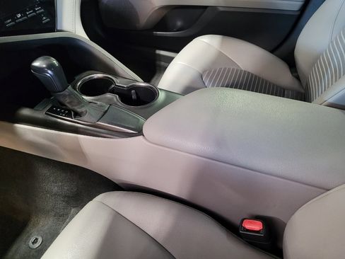Used 2021 Toyota Camry SE FWD image 26