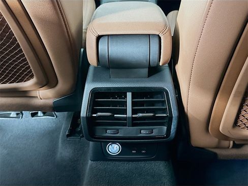 Used 2020 Audi Q3 2.0T Premium Plus w/ Premium Plus Package image 24