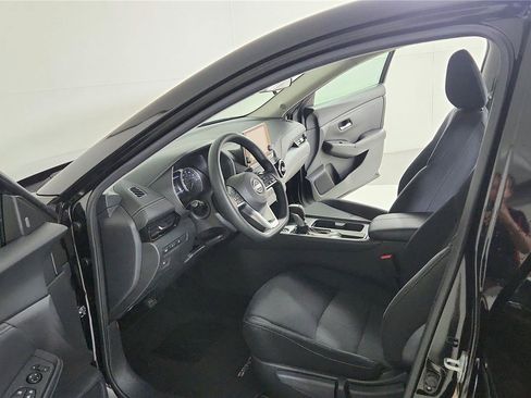 Used 2024 Nissan Sentra SV FWD image 9