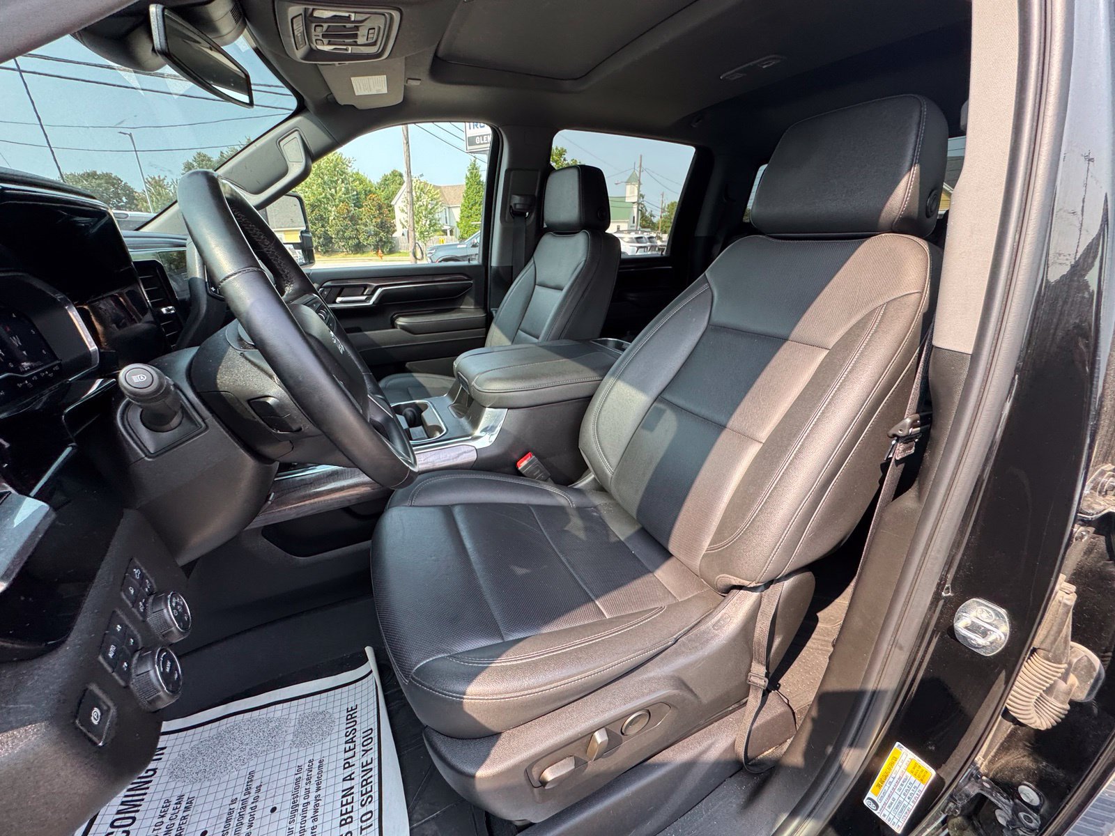 Used 2024 Chevrolet Silverado 2500 LTZ w/ LTZ Plus Package AWD/4WD image 17