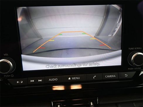 Used 2025 Nissan Pathfinder SV image 32