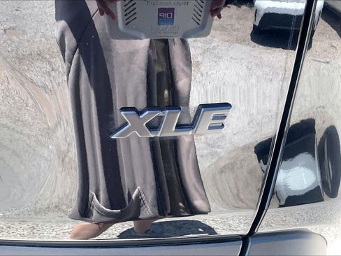 Used 2025 Toyota RAV4 XLE Premium FWD image 10