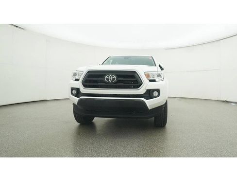 Used 2023 Toyota Tacoma SR5 w/ Technology Package RWD image 37