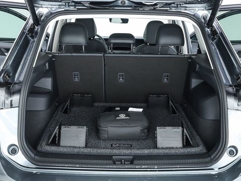 New 2026 Volkswagen Tiguan SE image 68