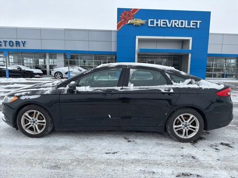 Used 2018 Ford Fusion SE w/ Fusion SE Technology Package image 10