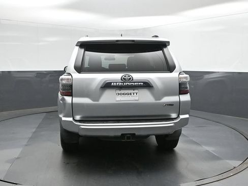 Used 2018 Toyota 4Runner TRD Off-Road Premium AWD/4WD image 5