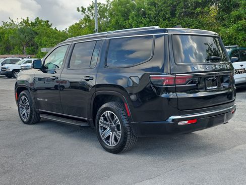 Used 2024 Jeep Wagoneer Series II w/ Flexible Seating Group RWD image 5