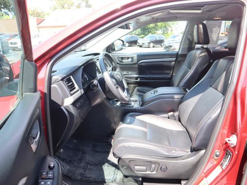 Used 2019 Toyota Highlander SE AWD/4WD image 20