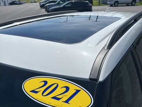 Used 2021 Ford Explorer XLT w/ Equipment Group 202A AWD/4WD image 6