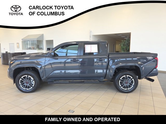 Used 2025 Toyota Tacoma TRD Sport AWD/4WD image 3