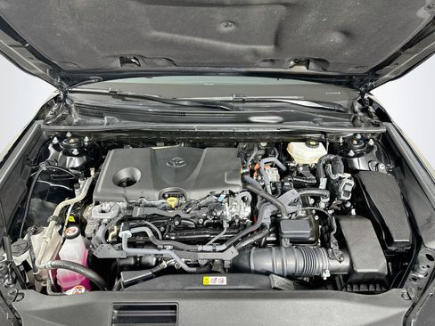 Used 2025 Toyota Camry SE FWD image 31