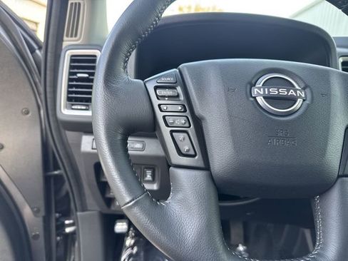 Used 2024 Nissan Frontier SV w/ SV Convenience Package image 17