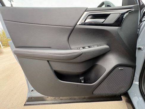 Used 2026 Mitsubishi Outlander Trail Edition image 18