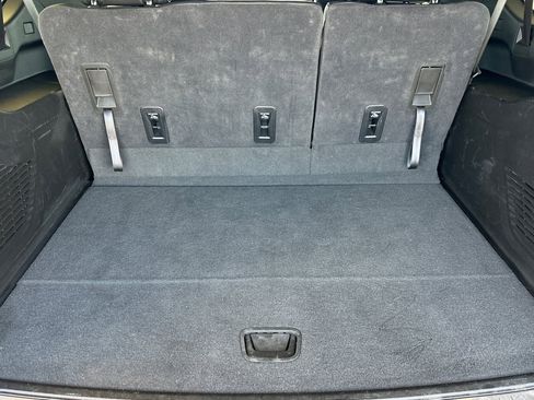 Used 2025 Chevrolet Suburban Z71 AWD/4WD image 16