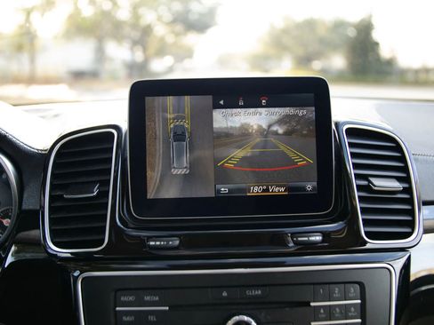 Used 2017 Mercedes-Benz GLS 450 4MATIC image 40