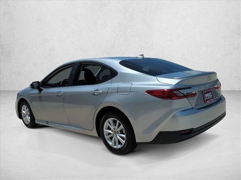 Used 2025 Toyota Camry LE w/ Convenience Package FWD image 8