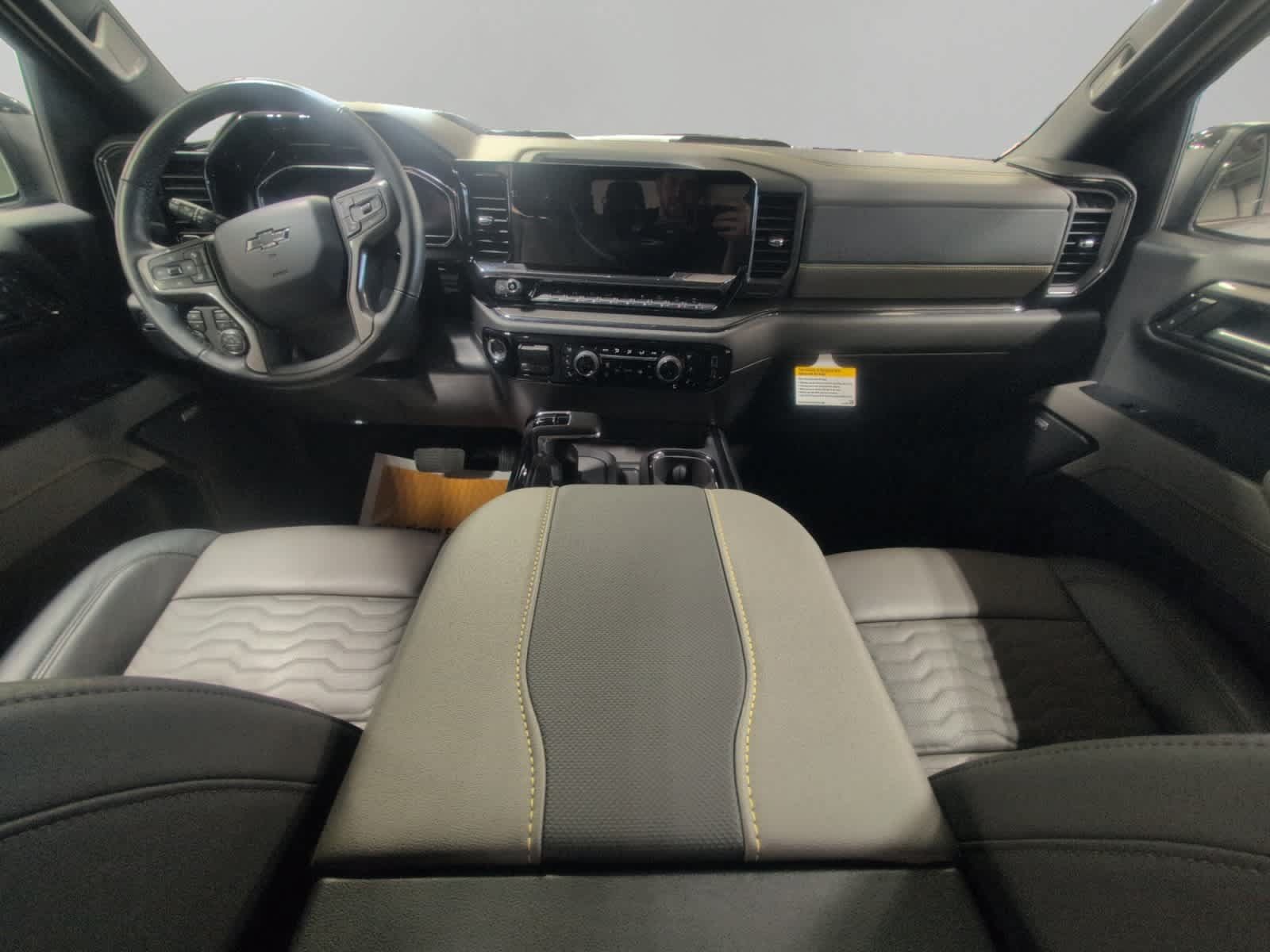 Used 2025 Chevrolet Silverado 1500 ZR2 w/ Technology Package AWD/4WD image 10