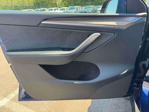 Used 2023 Tesla Model Y Performance AWD/4WD image 18