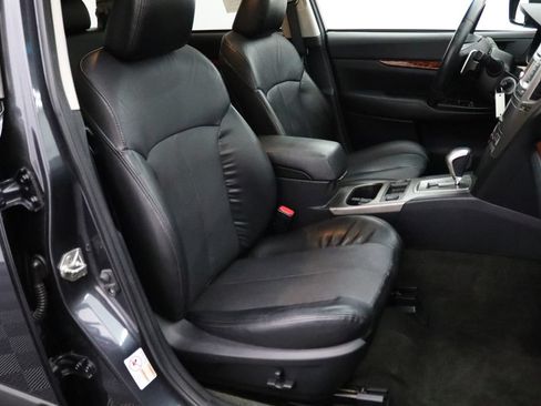 Used 2012 Subaru Outback 2.5i Limited w/ Moonroof Pkg AWD/4WD image 14