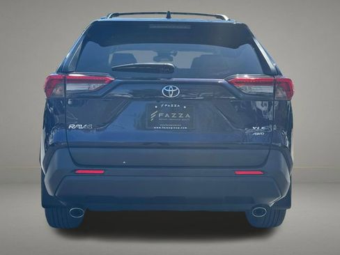 Used 2020 Toyota RAV4 XLE Premium image 4