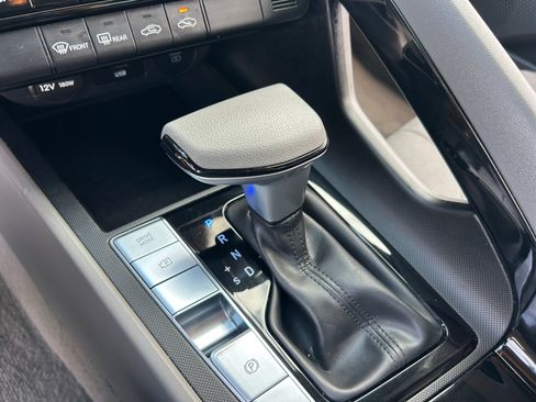 Used 2024 Hyundai Elantra Blue FWD image 15