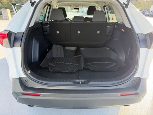 Used 2021 Toyota RAV4 XLE image 8