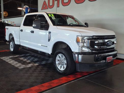 Used 2022 Ford F250 XLT AWD/4WD image 2