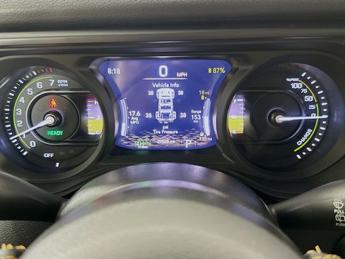 Used 2024 Jeep Wrangler Unlimited AWD/4WD image 18
