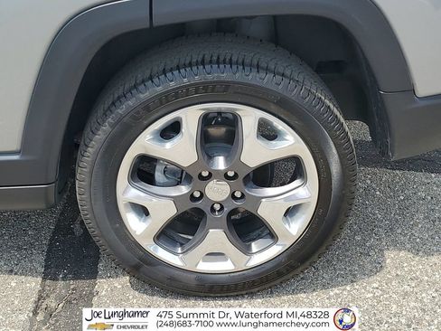 Used 2019 Jeep Compass Limited w/ Safety & Security Group AWD/4WD image 32