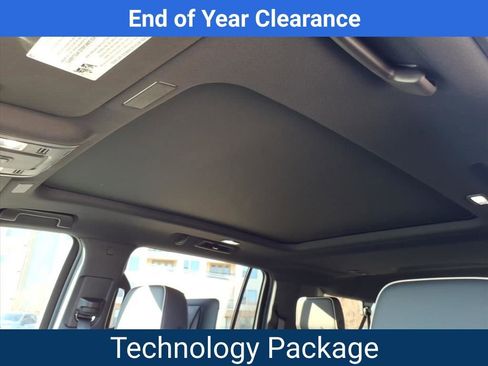 New 2025 Chevrolet Suburban Premier image 5