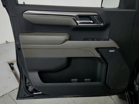 Used 2025 Chevrolet Silverado 1500 ZR2 w/ Technology Package image 11