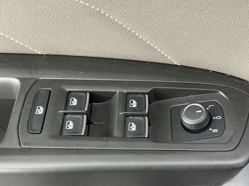 Used 2023 Volkswagen Atlas SE image 17