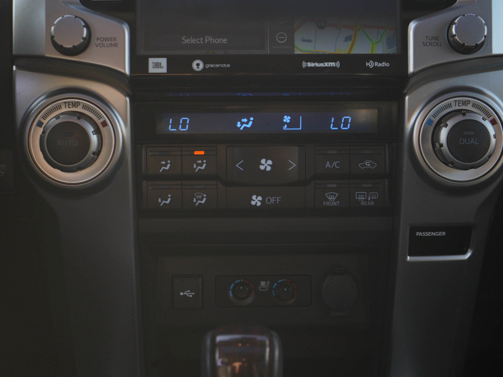 Used 2024 Toyota 4Runner Limited AWD/4WD image 18