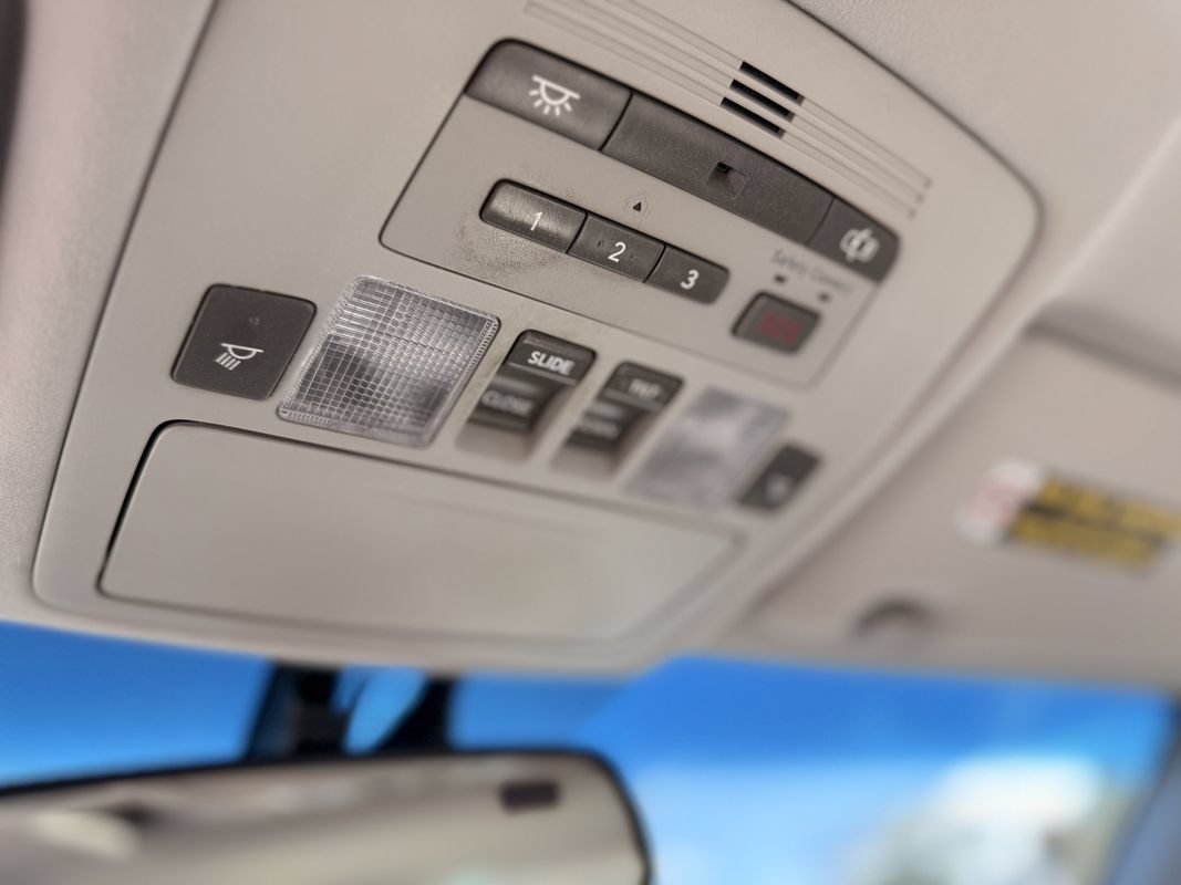 Used 2011 Lexus ES 350 w/ Preferred Accessory Package FWD image 19