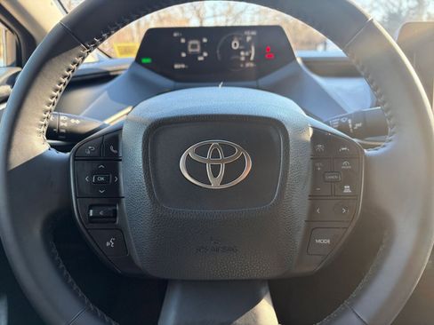 Used 2025 Toyota Prius LE image 25