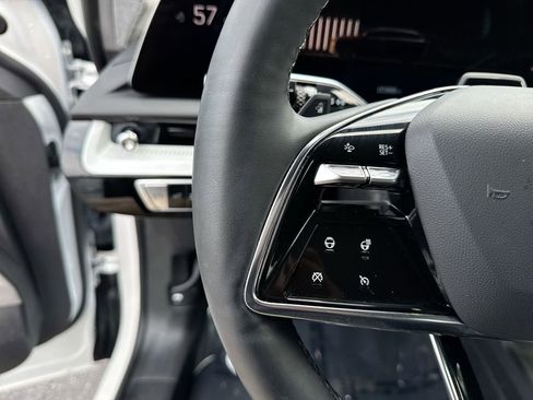 Used 2025 Cadillac Optiq Sport 2 image 17