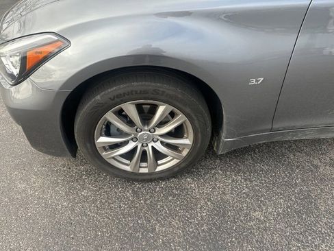 Used 2017 INFINITI Q70 3.7 image 9