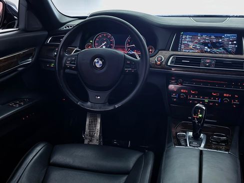 Used 2015 BMW 750Li xDrive AWD/4WD image 29