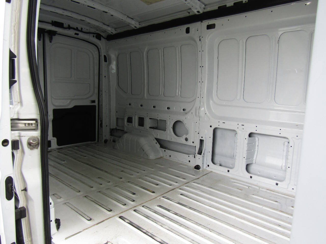 Used 2024 Ford Transit 250 148 Medium Roof Extended AWD image 22