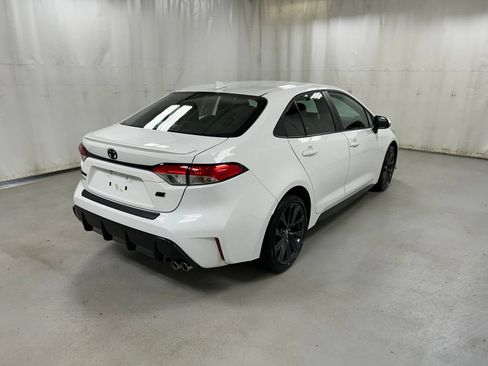 Used 2024 Toyota Corolla SE FWD image 5