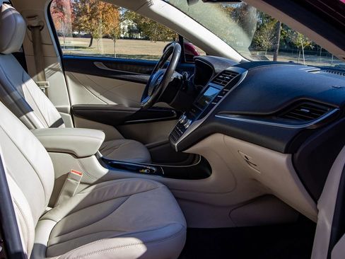 Used 2017 Lincoln MKC Reserve w/ Lincoln MKC Climate Package image 19