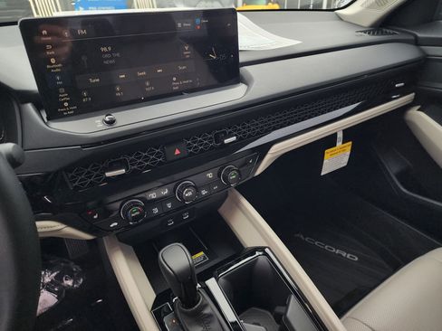 New 2025 Honda Accord EX-L image 9